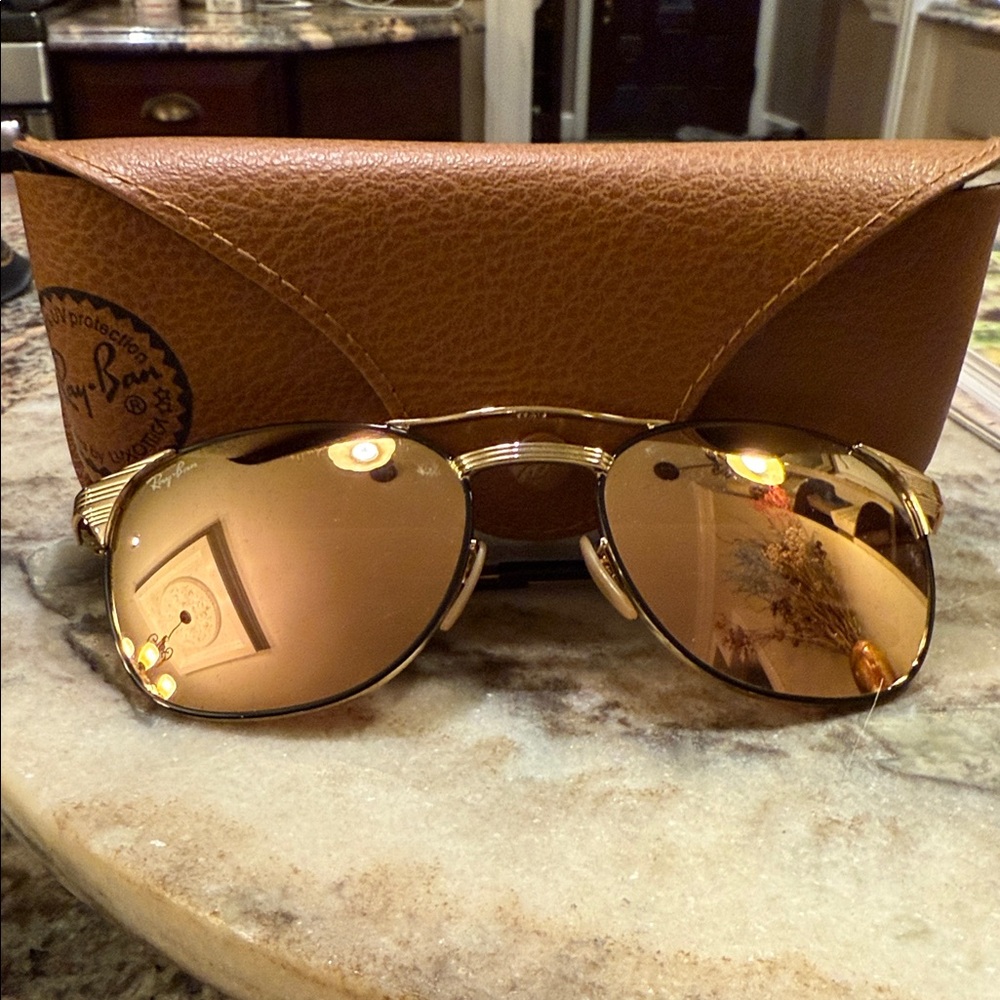 Ray-Ban Gold Aviator Sunglasses